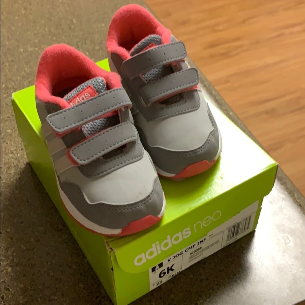 Girls toddlers sneakers size 6K